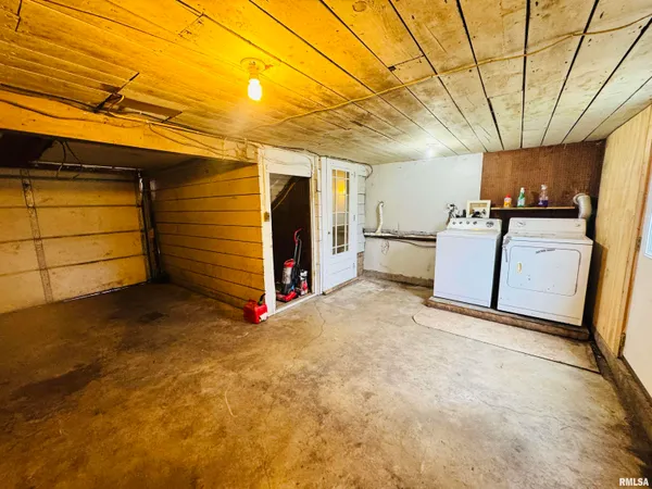 $85,900 | 713 West Calhoun Street, Macomb, IL 61455