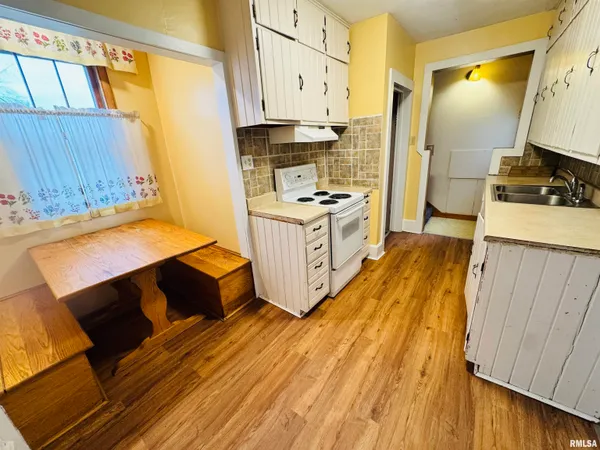 $85,900 | 713 West Calhoun Street, Macomb, IL 61455