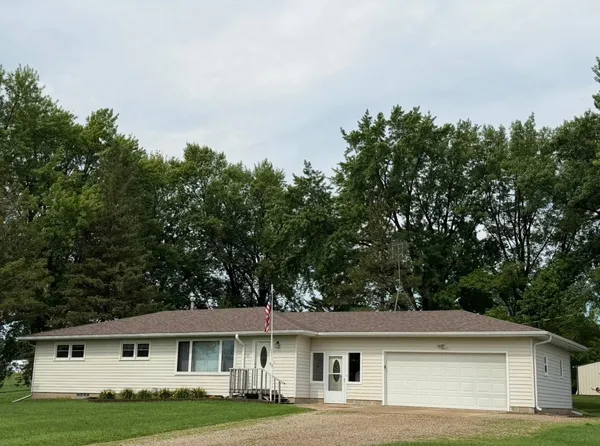 $429,900 | 17743 750th Avenue, Albert Lea, MN 56007