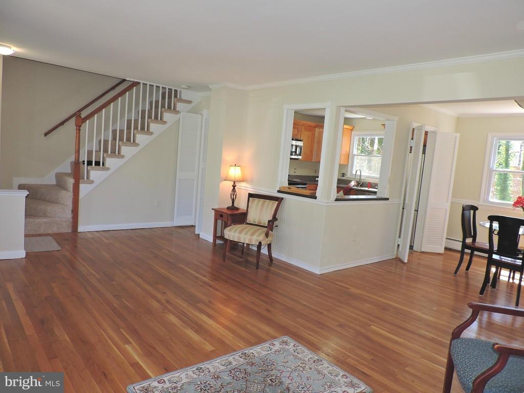6400 Rockhurst Road Bethesda, MD 20817 - Photo 3 of 26 Living Room