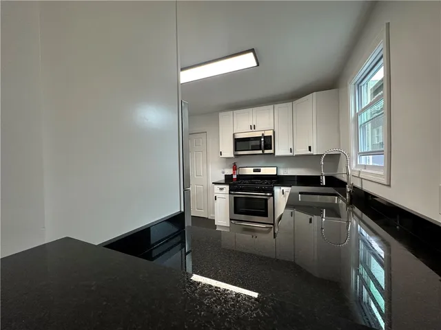 $1,575 | 210 North Main Street, Unit 2F, Woonsocket, RI 02895