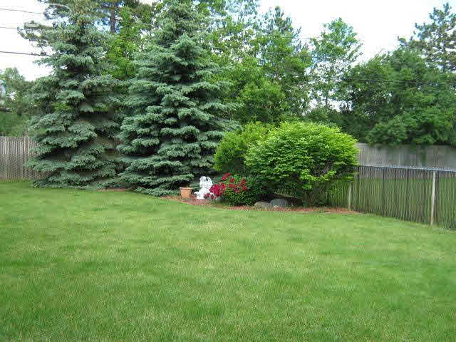 3405 Ridgecliffe Drive Flint, MI 48532 - Photo 7 of 22 21301840-6.JPG
