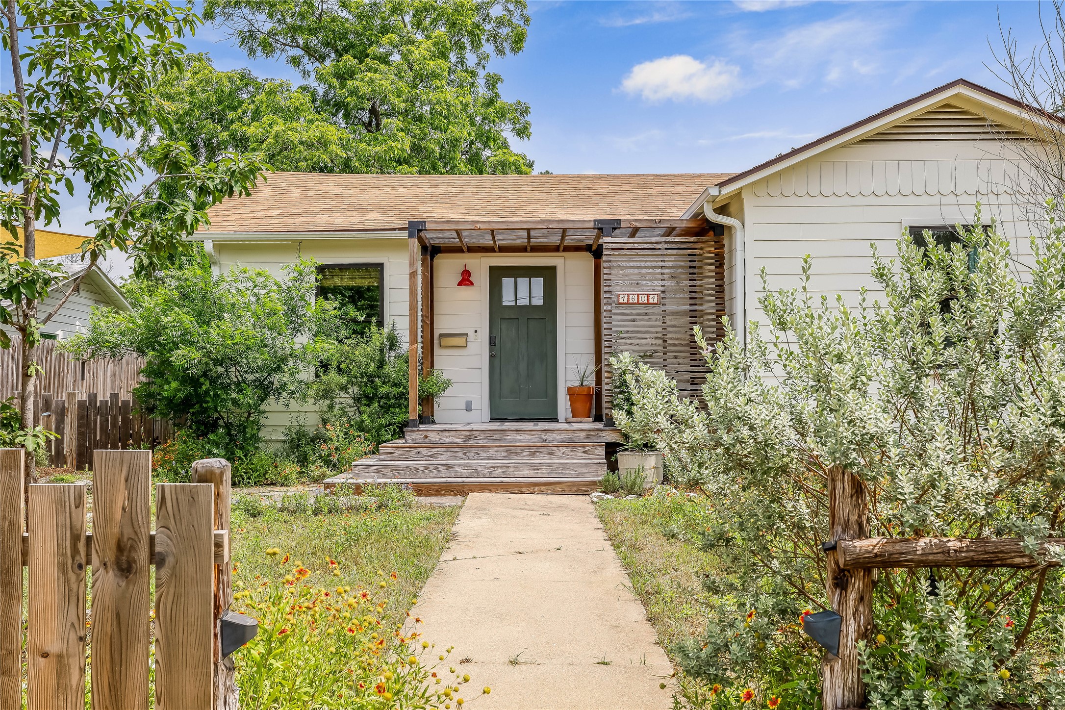 4604 Leslie Avenue Austin, TX 78721 - Photo 1 of 1