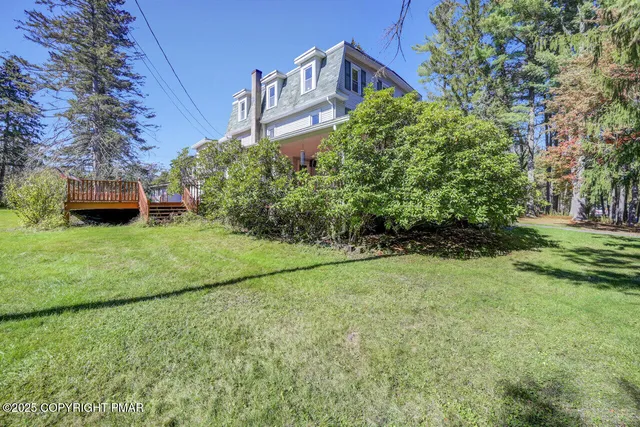 $1,279,000 | 1015 Highway 390, Greentown, PA 18426