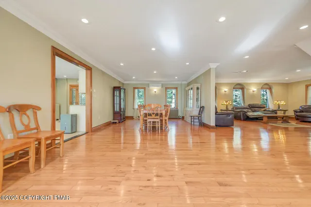 $1,279,000 | 1015 Highway 390, Greentown, PA 18426