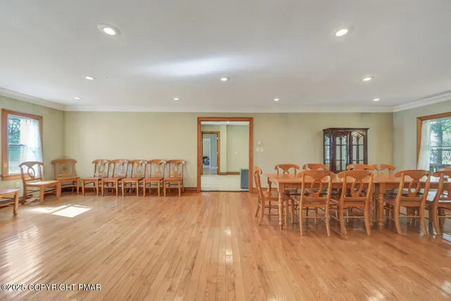 $1,279,000 | 1015 Highway 390, Greentown, PA 18426