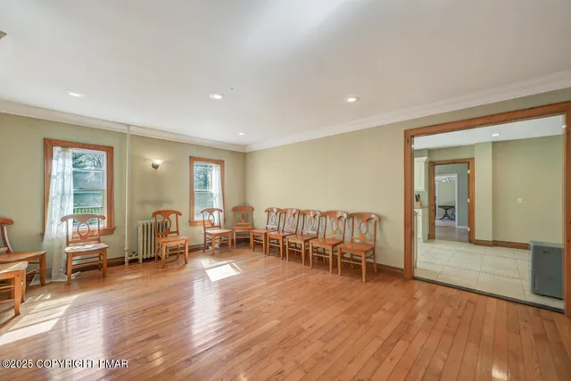 $1,279,000 | 1015 Highway 390, Greentown, PA 18426