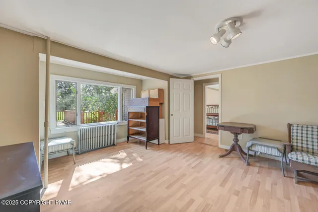 $1,279,000 | 1015 Highway 390, Greentown, PA 18426