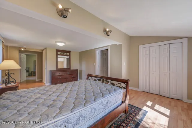 $1,279,000 | 1015 Highway 390, Greentown, PA 18426