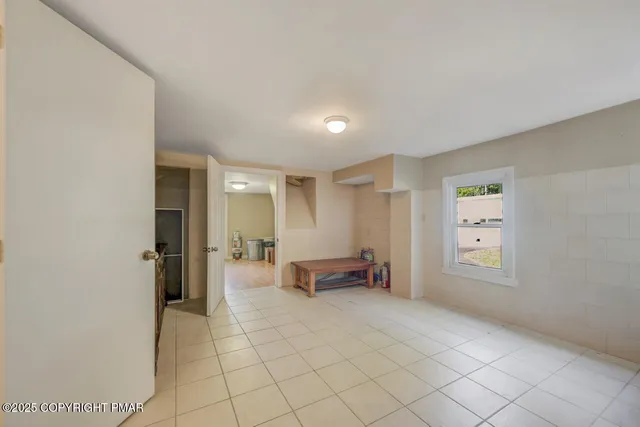 $1,279,000 | 1015 Highway 390, Greentown, PA 18426