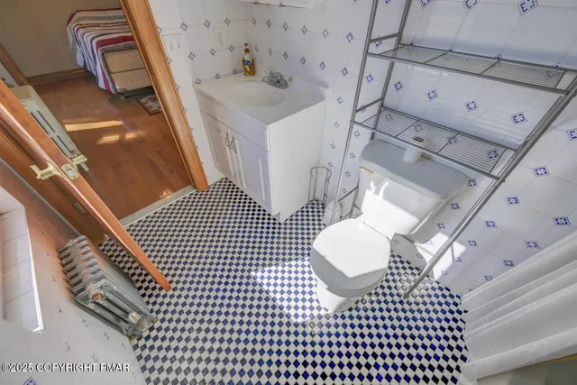 $1,279,000 | 1015 Highway 390, Greentown, PA 18426