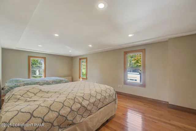 $1,279,000 | 1015 Highway 390, Greentown, PA 18426