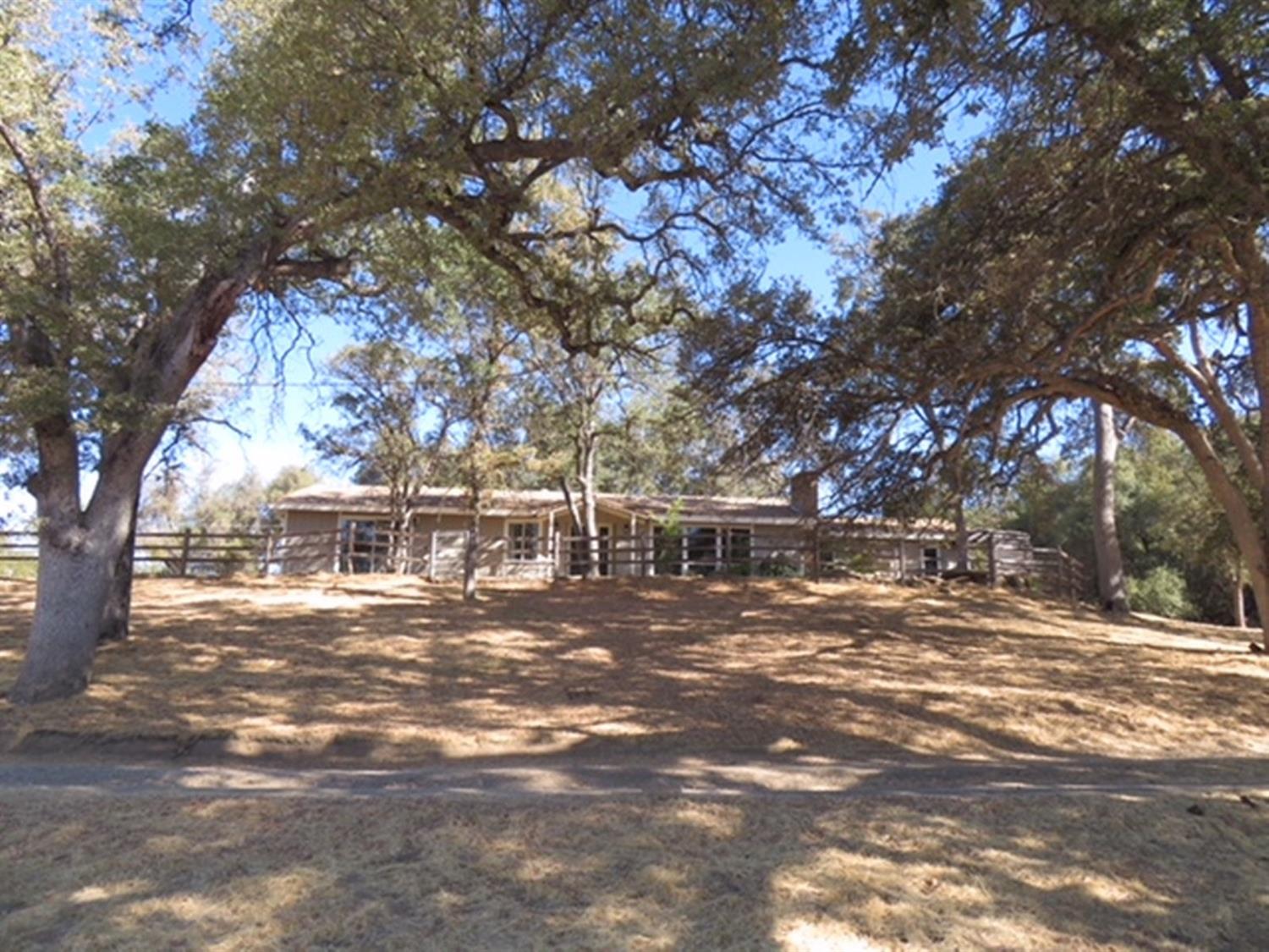 31457 Crow Road Coarsegold, CA 93614 - Photo 1 of 16 Gallery Image 1