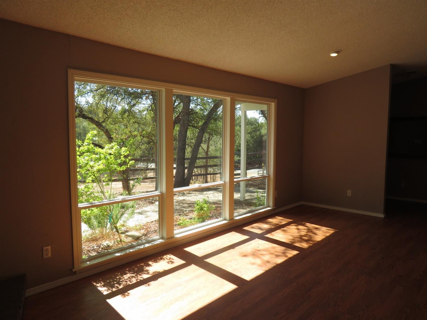 31457 Crow Road Coarsegold, CA 93614 - Photo 5 of 16 Gallery Image 5