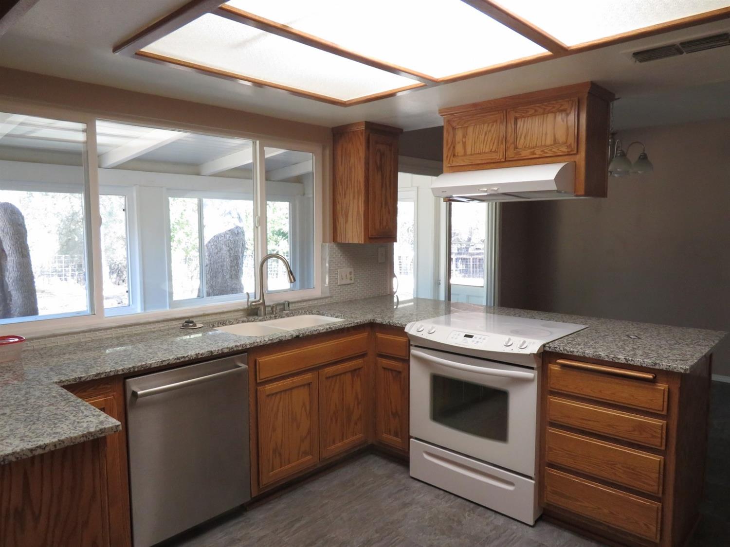 31457 Crow Road Coarsegold, CA 93614 - Photo 6 of 16 Gallery Image 6