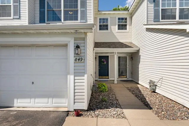 $229,000 | 849 Providence Drive, Shakopee, MN 55379