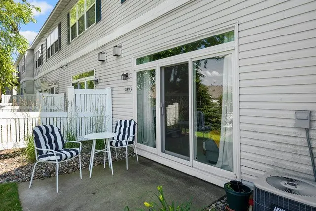 $229,000 | 849 Providence Drive, Shakopee, MN 55379