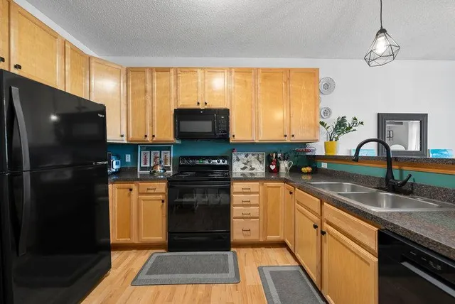 $229,000 | 849 Providence Drive, Shakopee, MN 55379