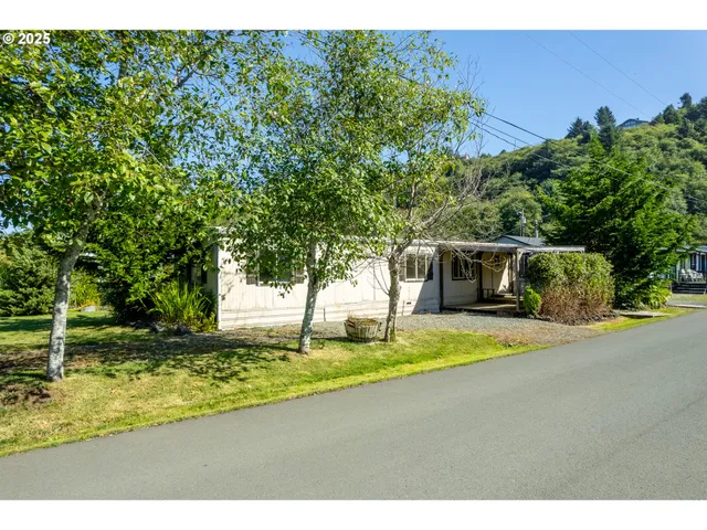 $140,000 | 503 South 6th Avenue, Rockaway Beach, OR 97136