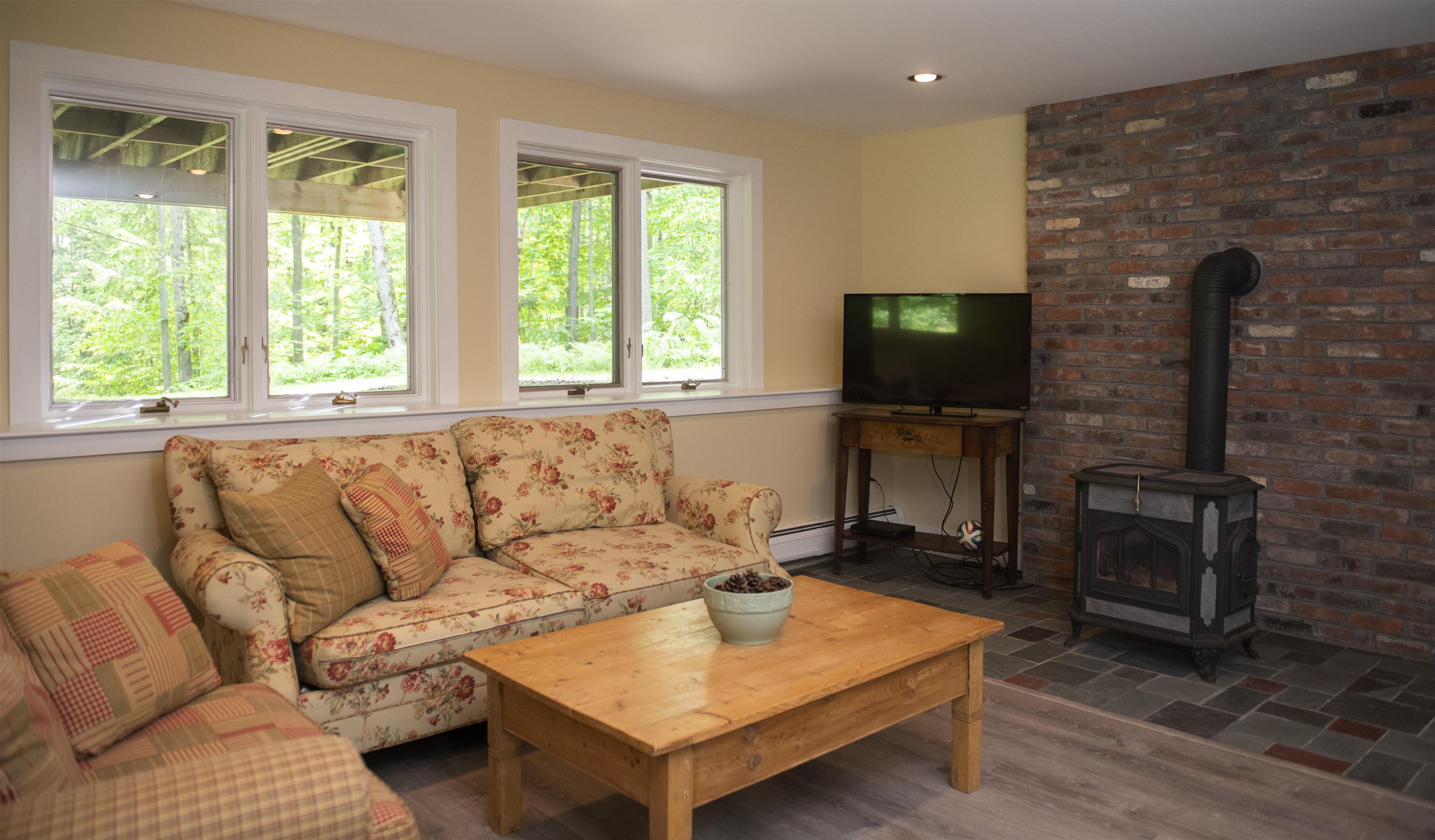 392 Jay Hill Road Hartford, VT 05059 - Photo 29 of 37 Gallery Image 29