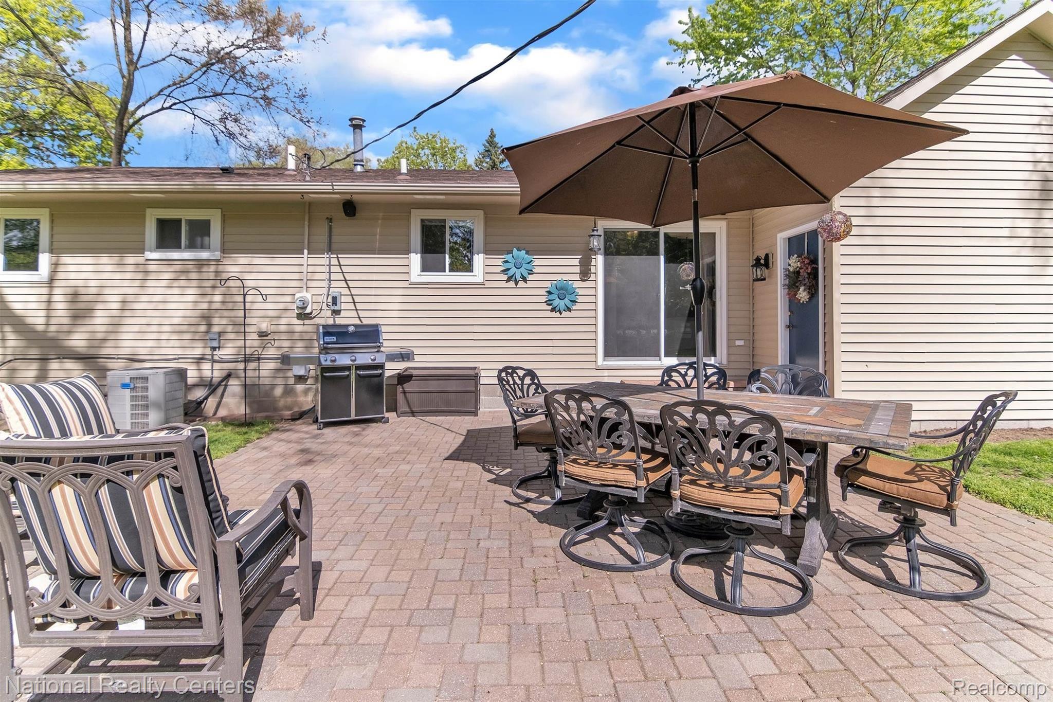 3388 Longview Avenue Rochester, MI 48307 - Photo 25 of 30 25-3388 Longview Ave-WindowStill-Real-Estate-Photography-25.jpg