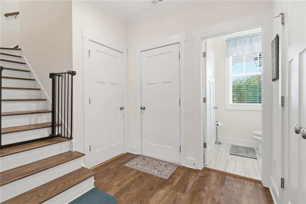 760 Stoneledge Road Jasper, GA 30143 - Photo 25 of 68 a view of entryway with wooden floor