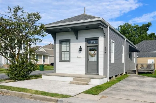 $2,200 | 227 2nd Street, Gretna, LA 70053