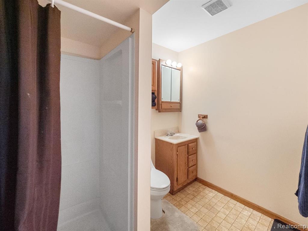 736 Kirkton Court Rochester Hills, MI 48307 - Photo 38 of 48