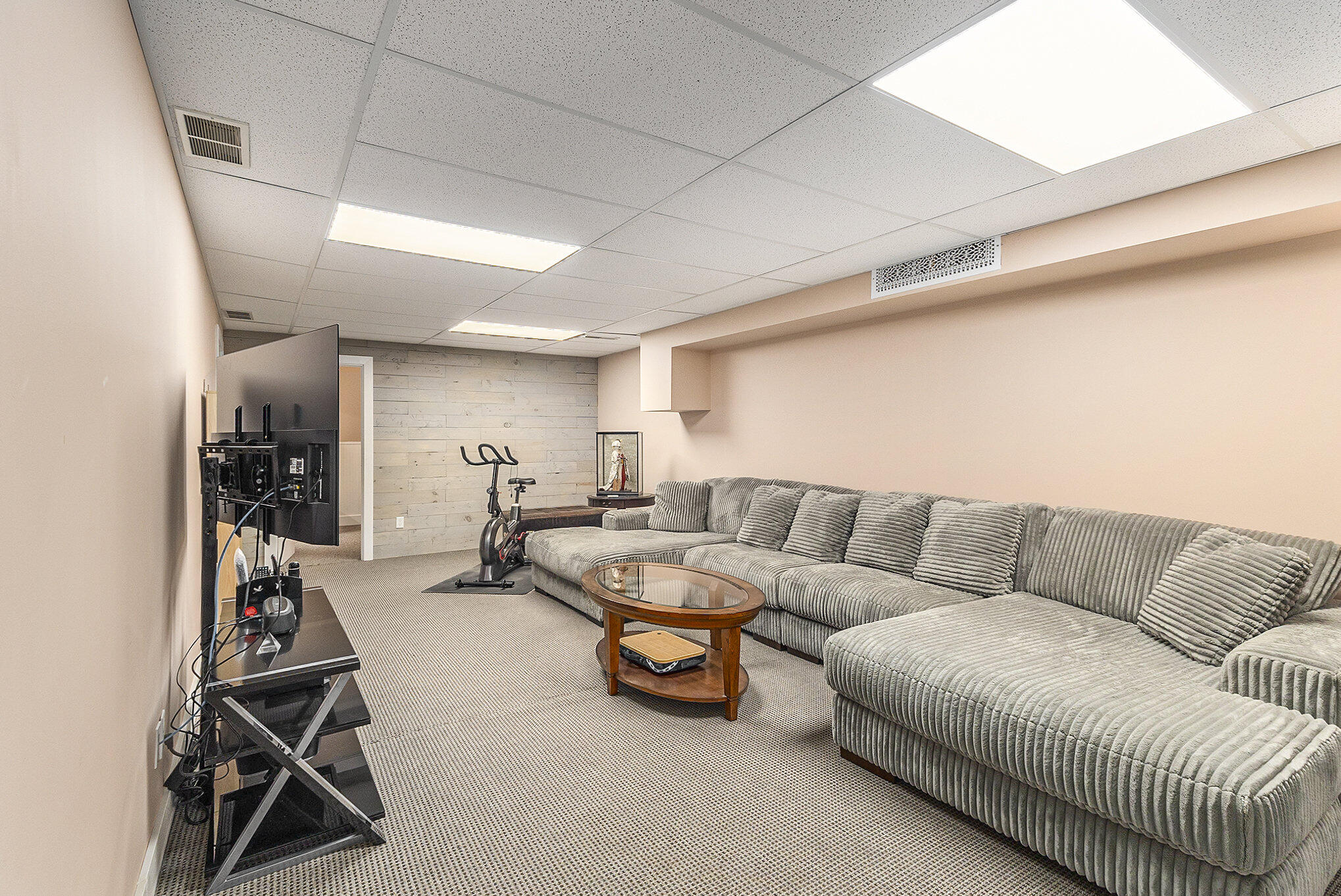 2290 Nestrom Road Muskegon, MI 49445 - Photo 38 of 50 035_42a9972
