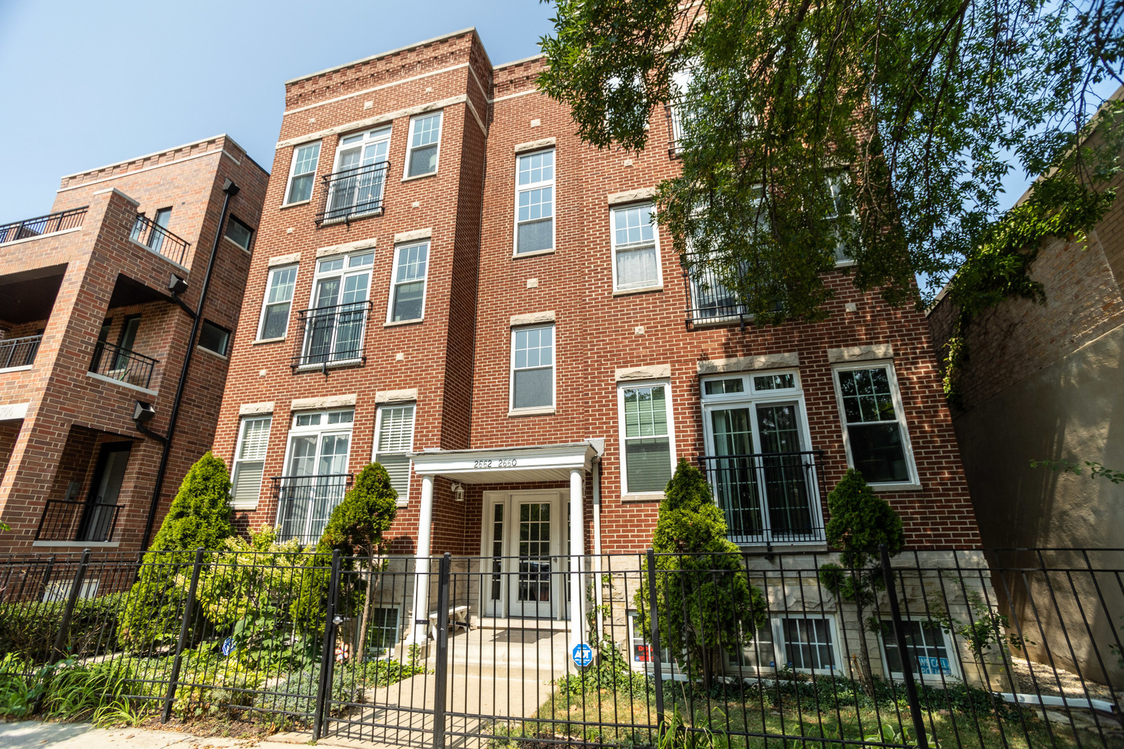 2662 West Montrose Avenue, Unit 3, Chicago, IL 60618 Compass