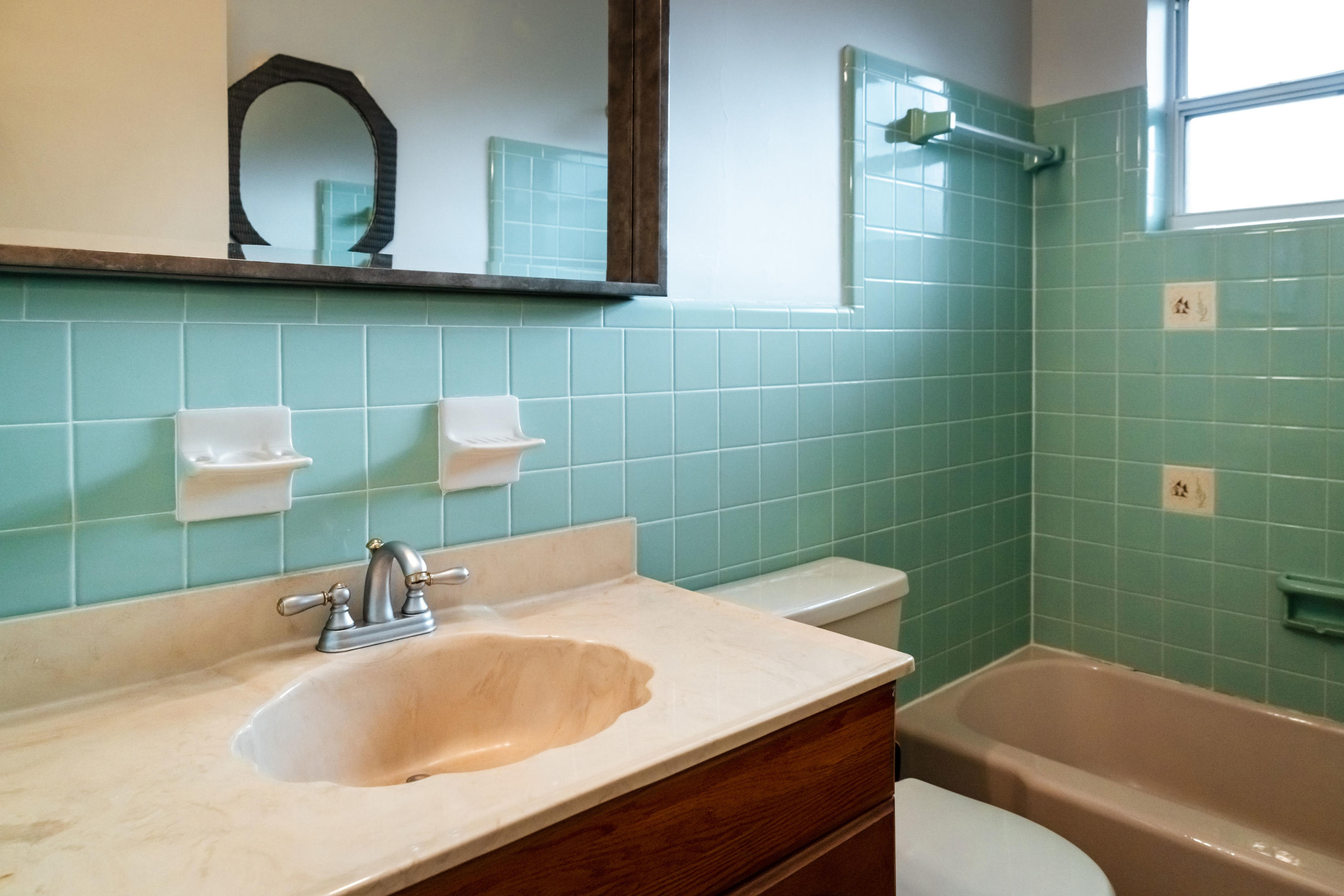 1155 Northwest 3rd Avenue Boca Raton, FL 33432 - Photo 17 of 30 Guest Bathroom