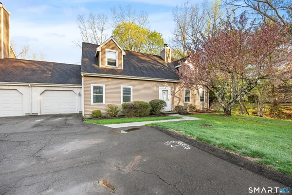 $279,900 | 12 Old Towne Road, Unit 12, Cheshire, CT 06410
