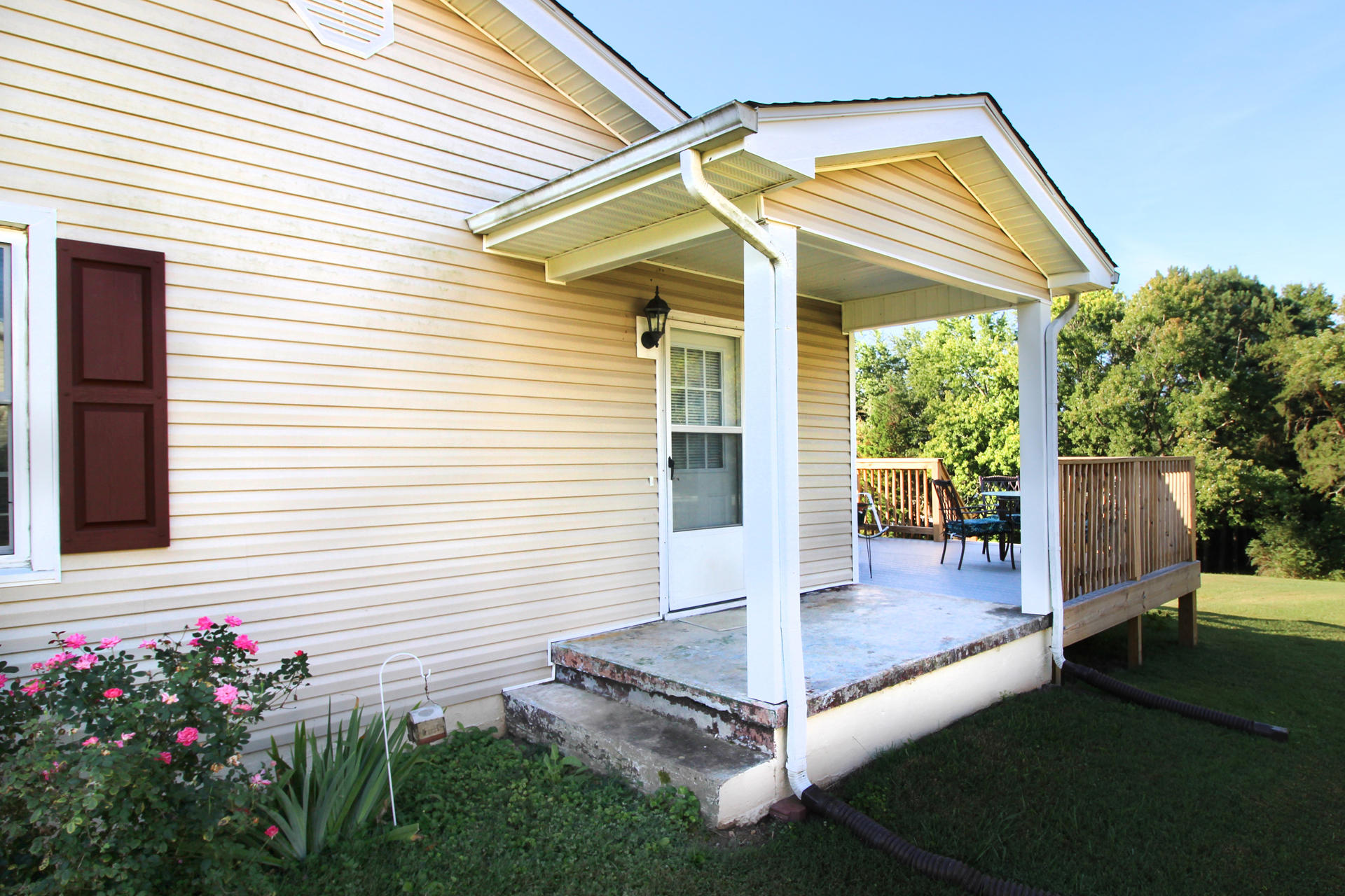 7925 Sharp Road Powell, TN 37849 - Photo 4 of 14 side porch