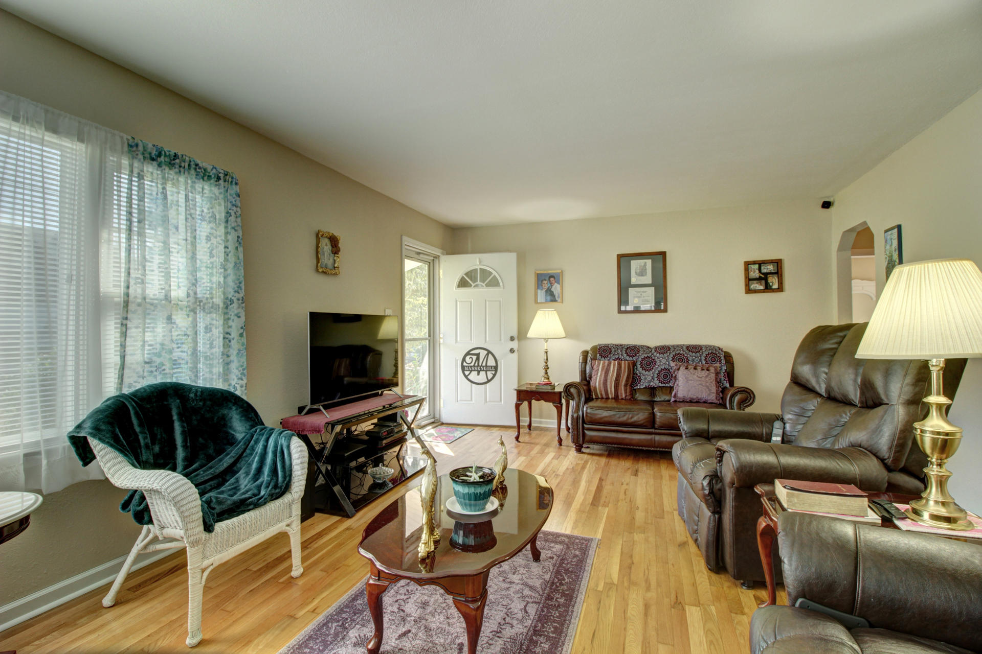 7925 Sharp Road Powell, TN 37849 - Photo 7 of 14 Living Room