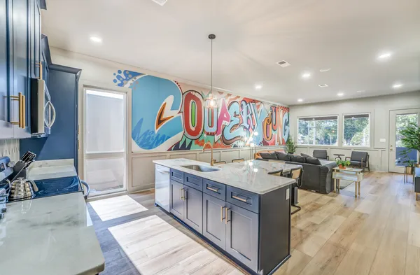 $748,000 | 2283 Young Avenue, Memphis, TN 38104