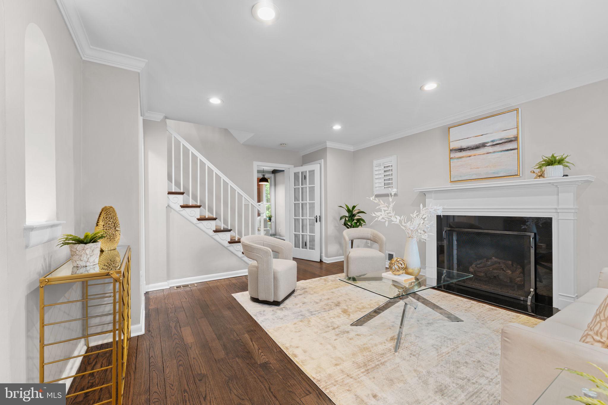 1214 West Braddock Road Alexandria, VA 22302 - Photo 5 of 39 Bright and inviting living space.