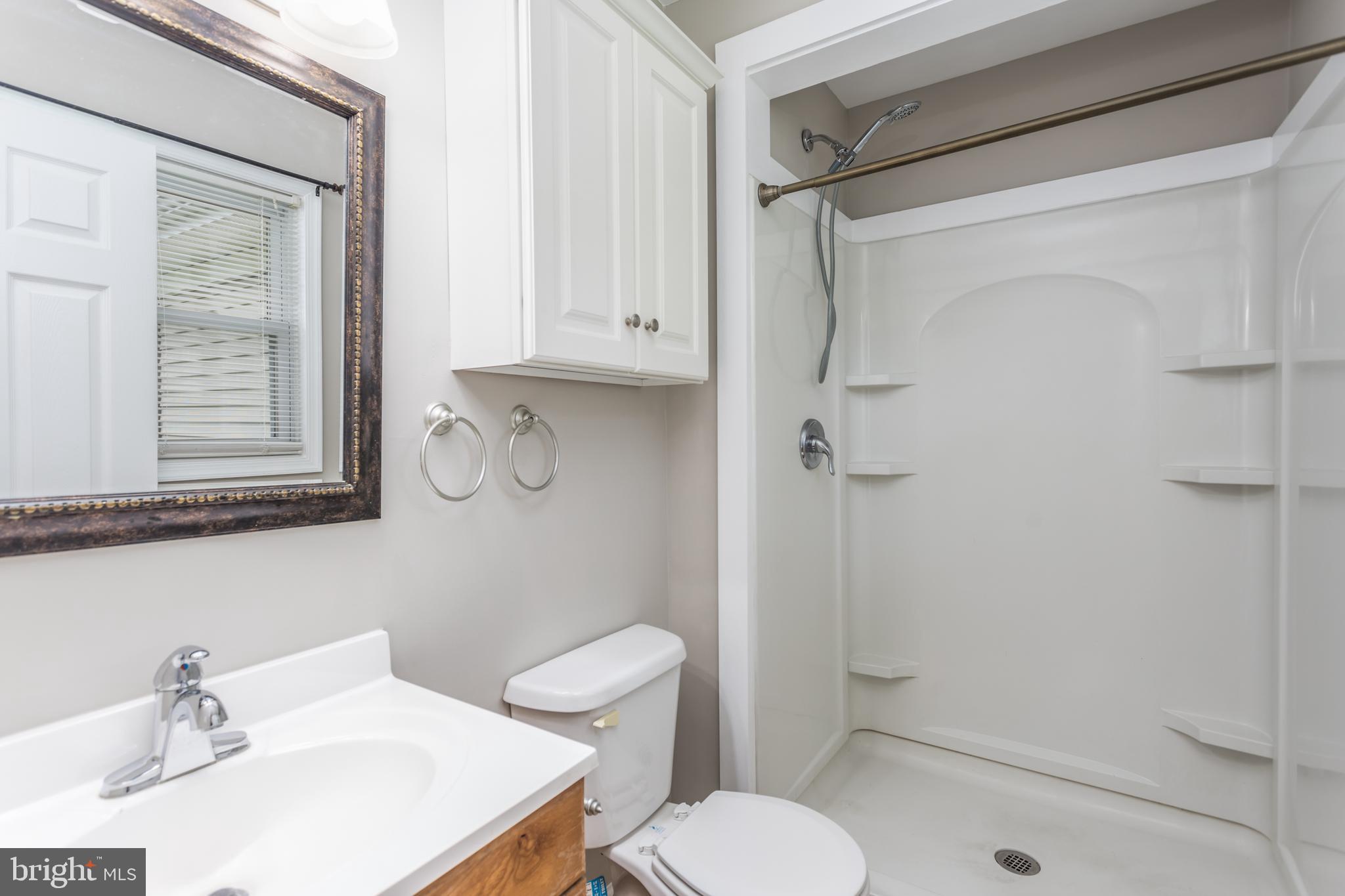 102 Highlander Road Stephens City, VA 22655 - Photo 16 of 40 Primary Bath