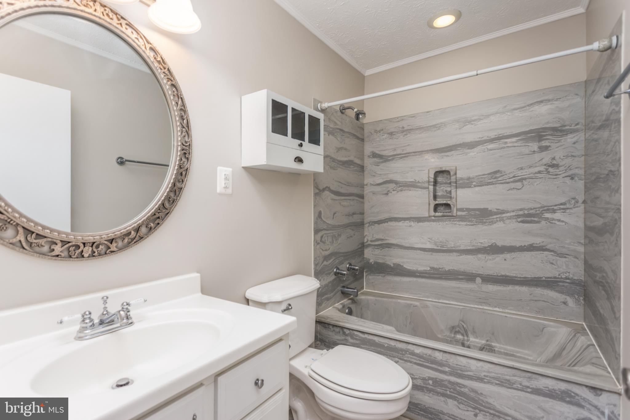 102 Highlander Road Stephens City, VA 22655 - Photo 20 of 40 Second Bath (Hallway)