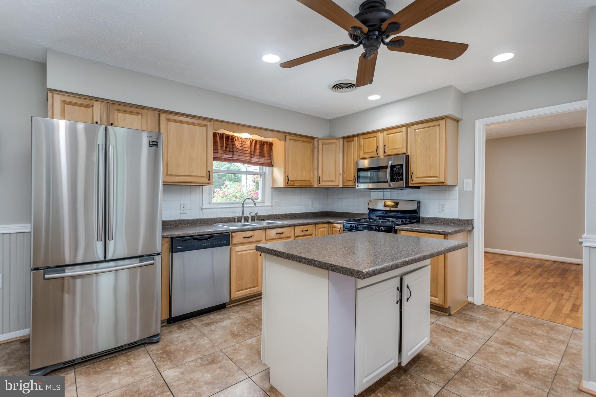 102 Highlander Road Stephens City, VA 22655 - Photo 4 of 40 Kitchen