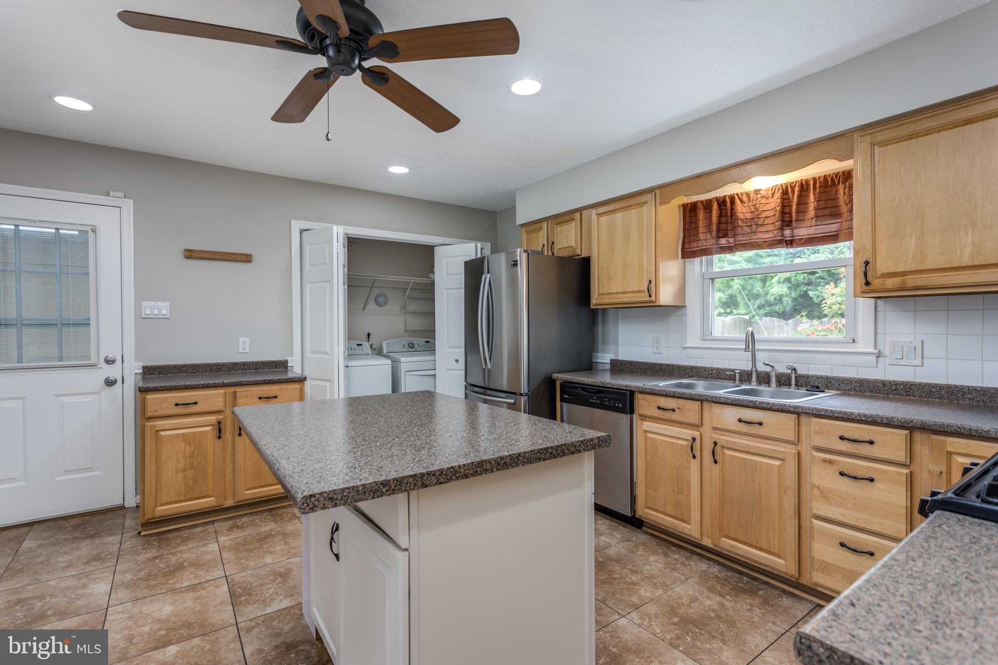 102 Highlander Road Stephens City, VA 22655 - Photo 5 of 40 Kitchen w/laundry area