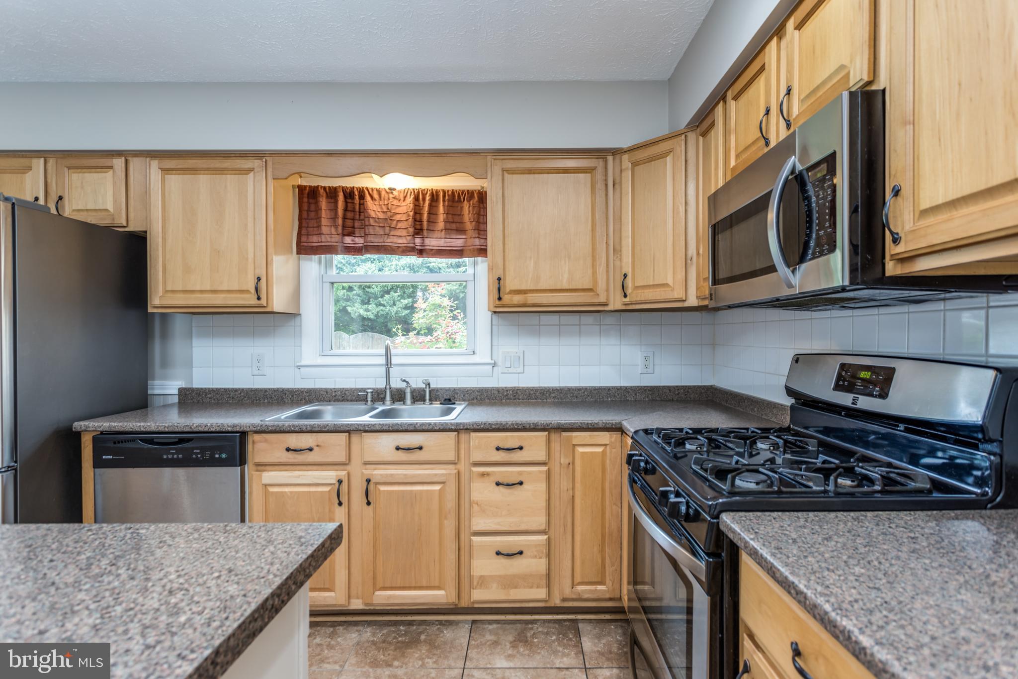 102 Highlander Road Stephens City, VA 22655 - Photo 6 of 40 Kitchen