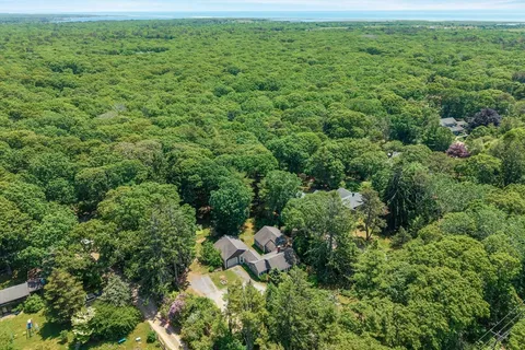 $1,600,000 | 132 S Road, Chilmark, MA 02535