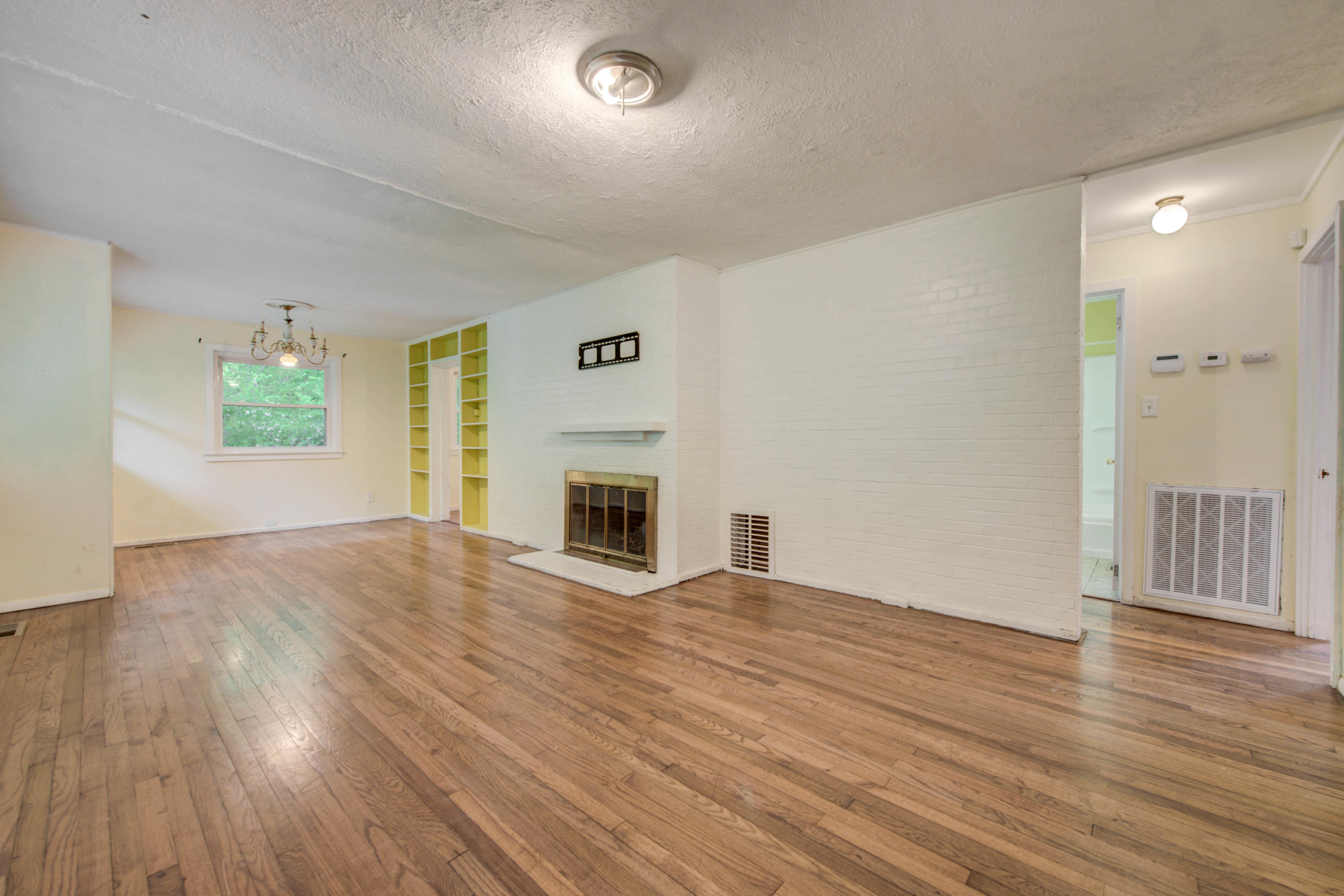 114 Taylor Road Oak Ridge, TN 37830 - Photo 3 of 15 3