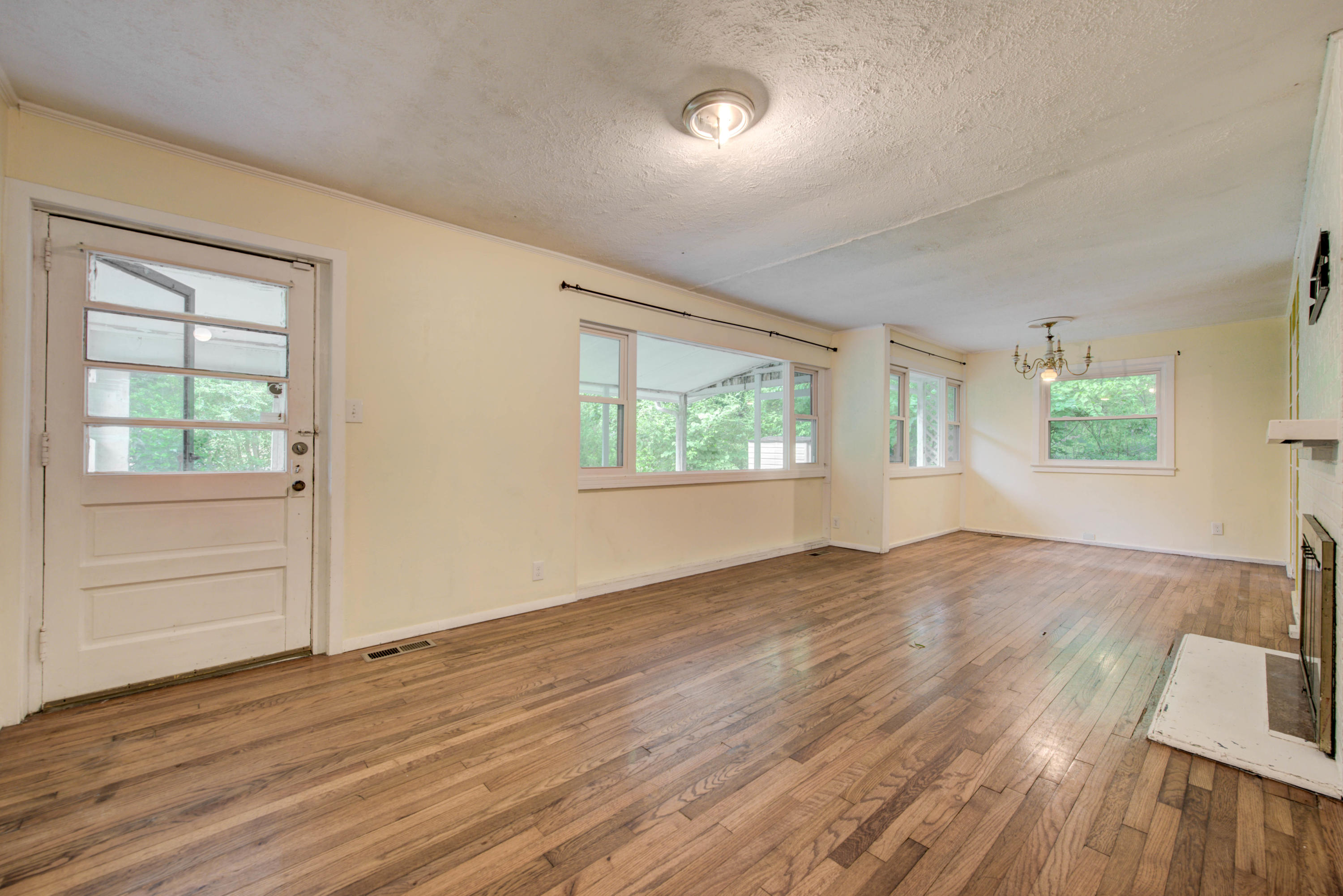 114 Taylor Road Oak Ridge, TN 37830 - Photo 4 of 15 4