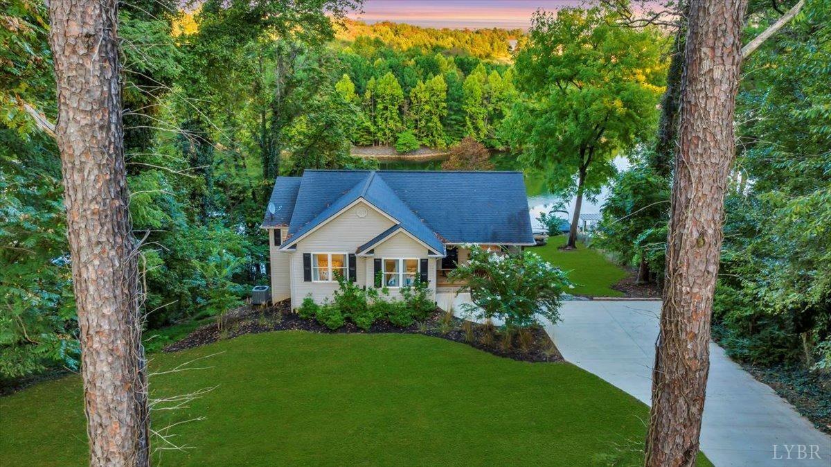 16520 Moneta Road Moneta, VA 24121 - Photo 1 of 83 Gallery Image 1