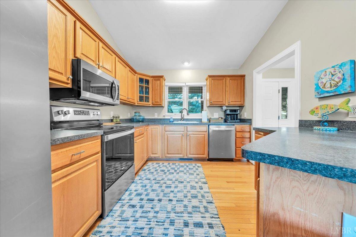 16520 Moneta Road Moneta, VA 24121 - Photo 16 of 83 Gallery Image 16