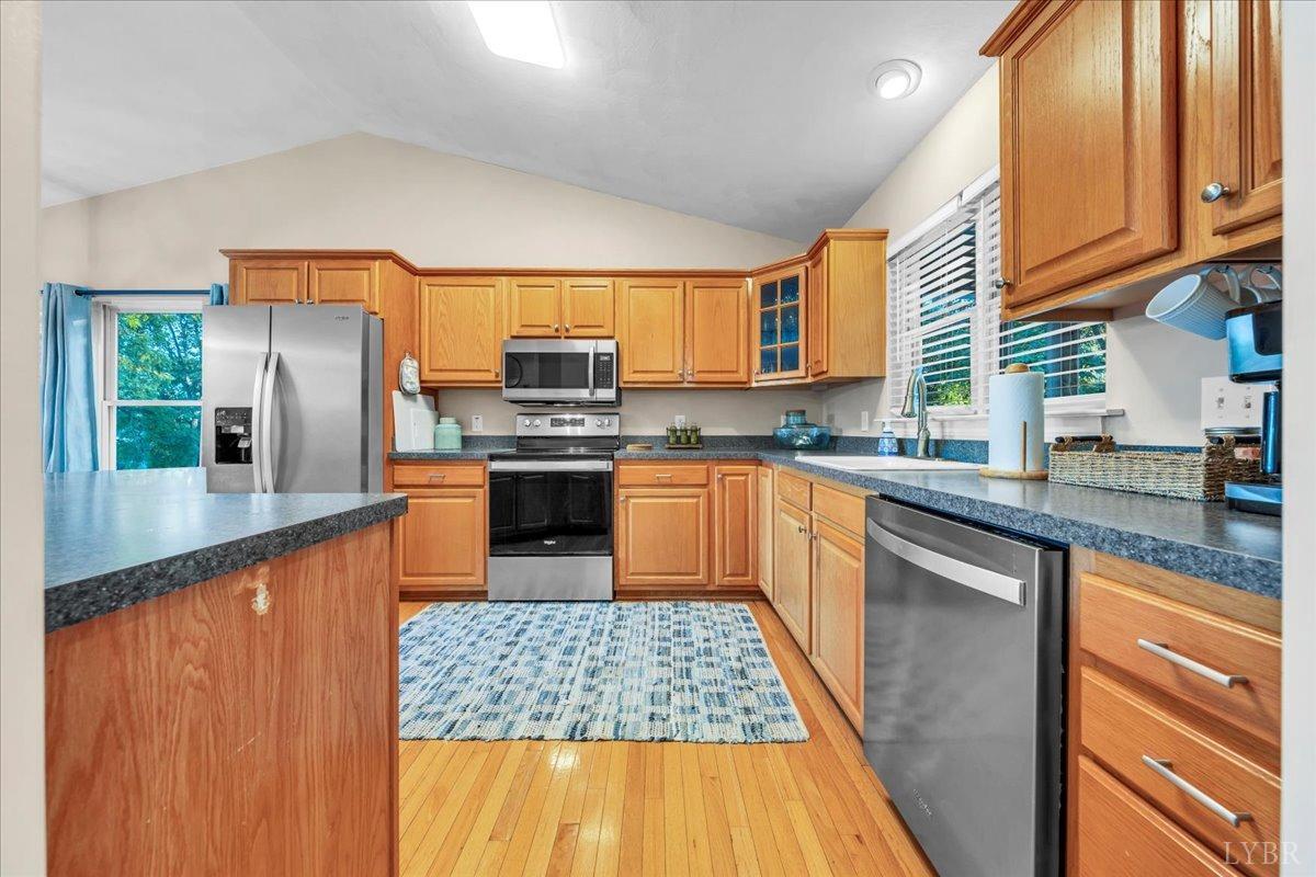 16520 Moneta Road Moneta, VA 24121 - Photo 17 of 83 Gallery Image 17