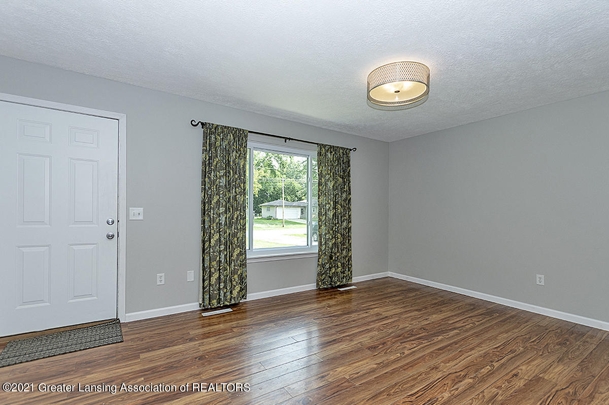 2322 Wabash Road Lansing, MI 48910 - Photo 2 of 23 02