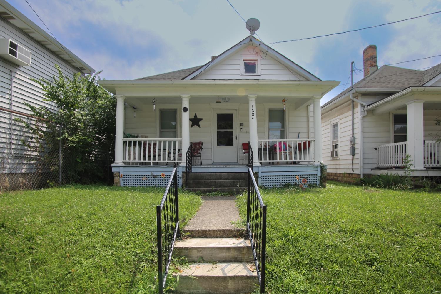 1604 Manchester Road Middletown, OH 45042 - Photo 1 of 22 Gallery Image 1
