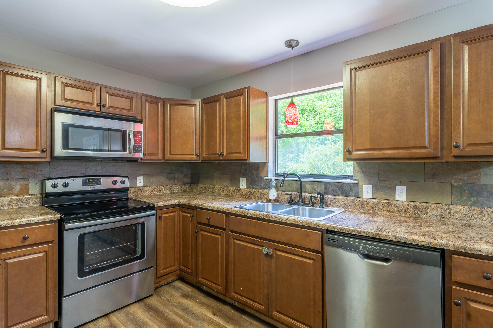 1617 North Chester Road Hixson, TN 37343 - Photo 5 of 48 _MG_9453-HDR